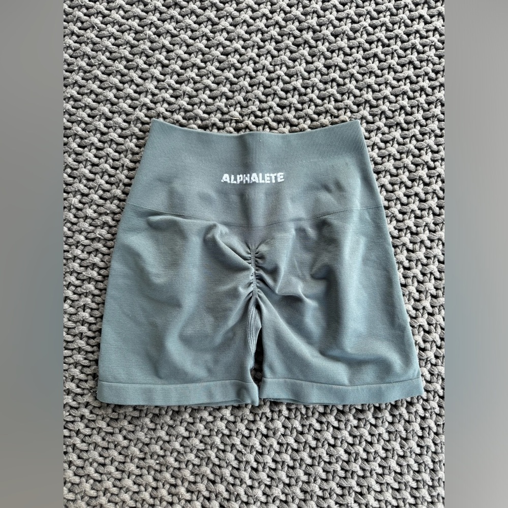 Alphalete Amplify Short 4.5 seamless S sz never worn